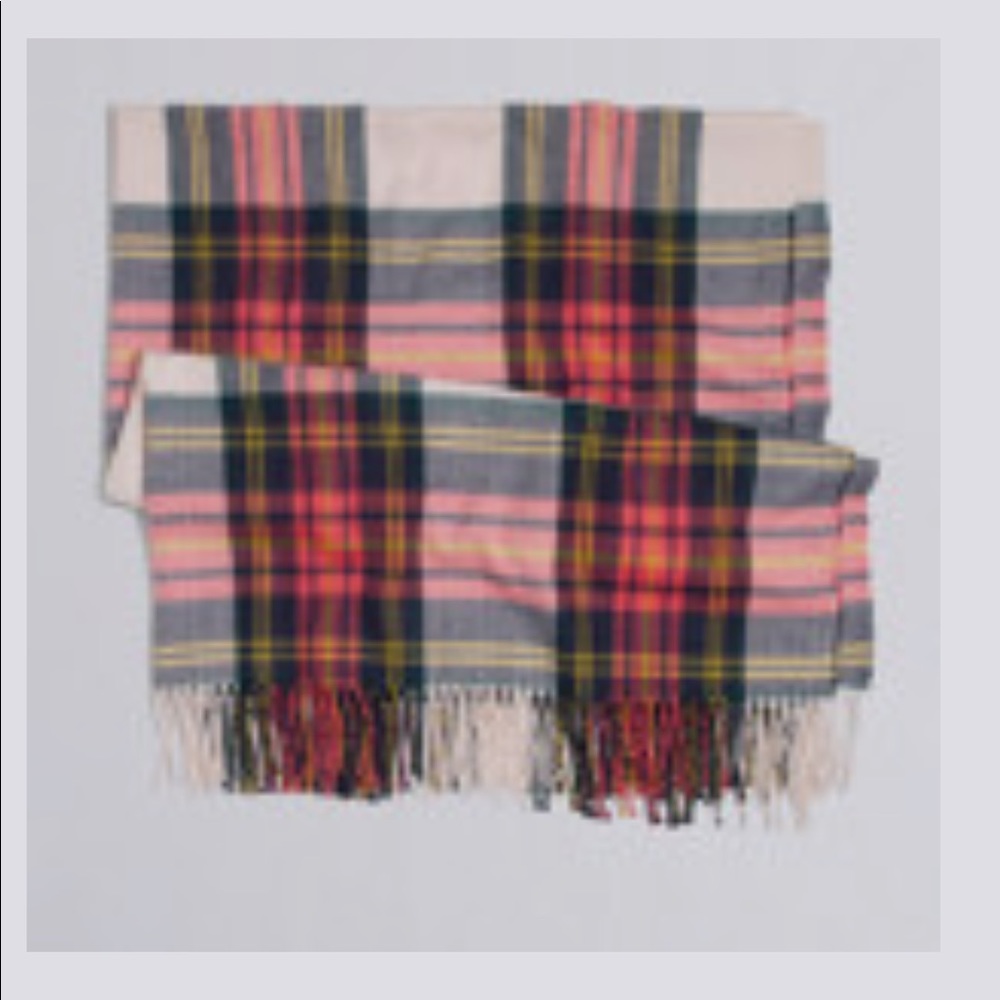 PLAID WRAP SCARF